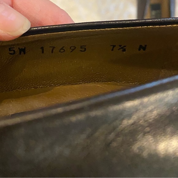 Stuart Weitzman Vintage Leather Pumps Sz 7 1/2 N - Picture 6 of 7